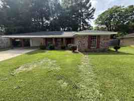 featured image of 306 W Ray Dr
