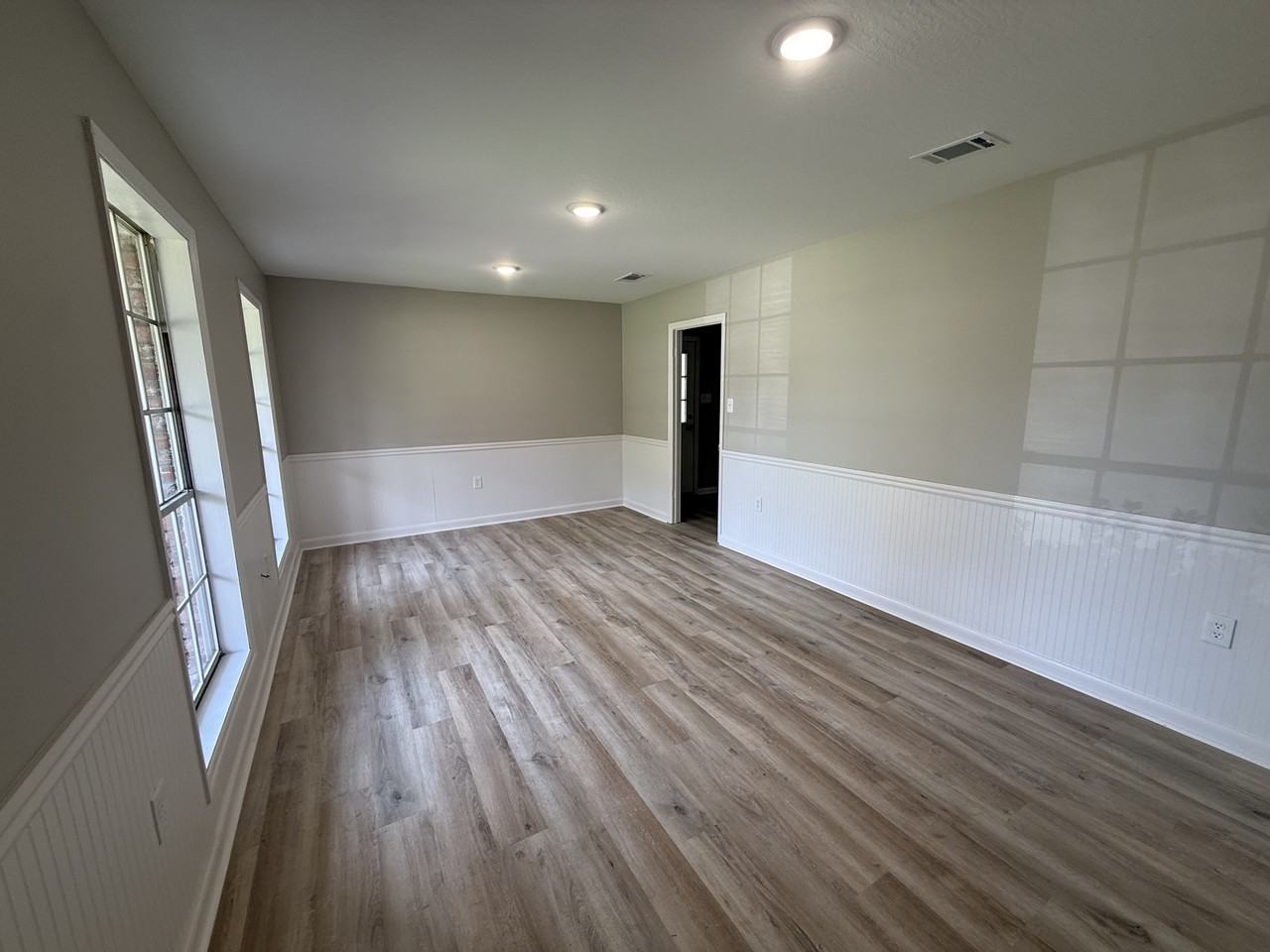 306 W Ray Dr - Photo 2 of 16