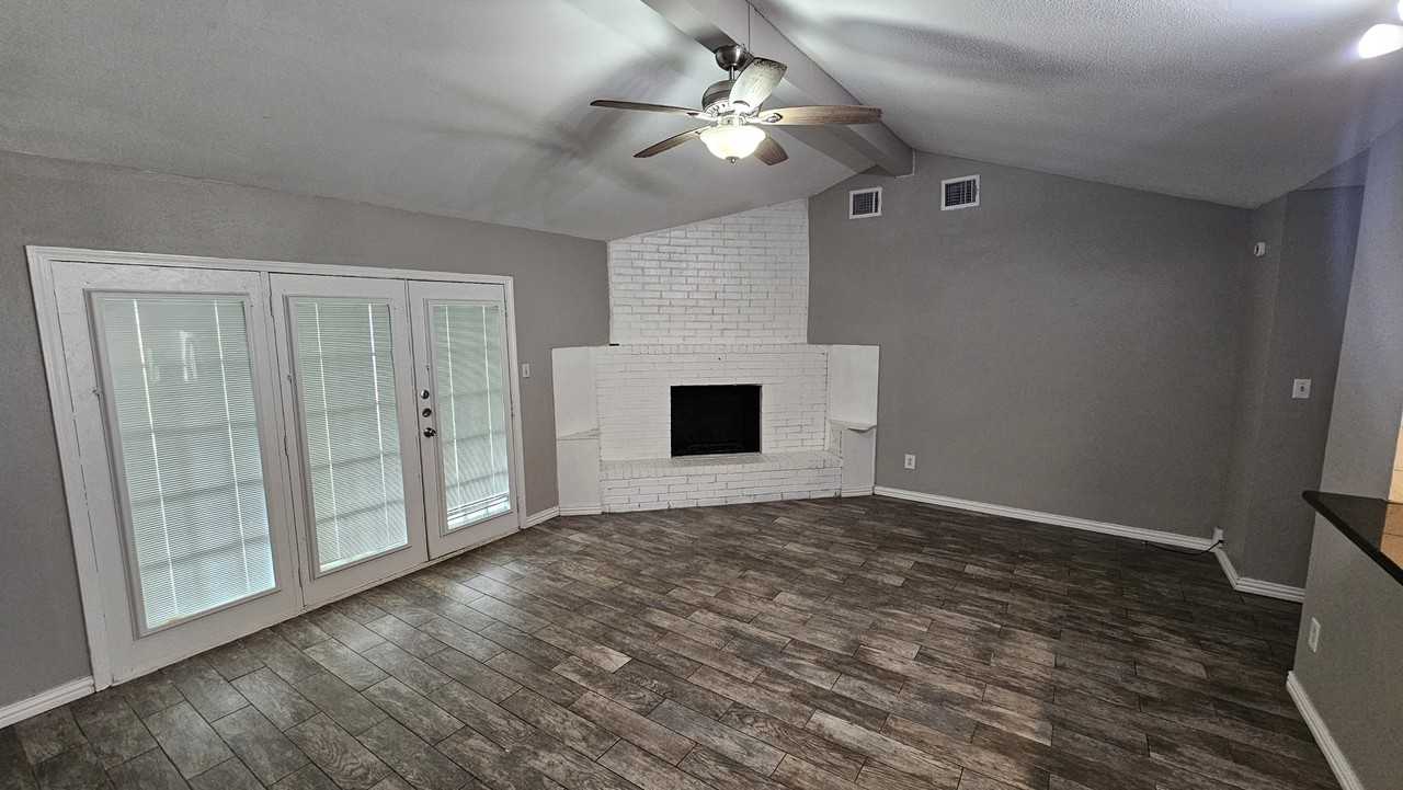 10007 Winding Trail Rd - Photo 3 of 17