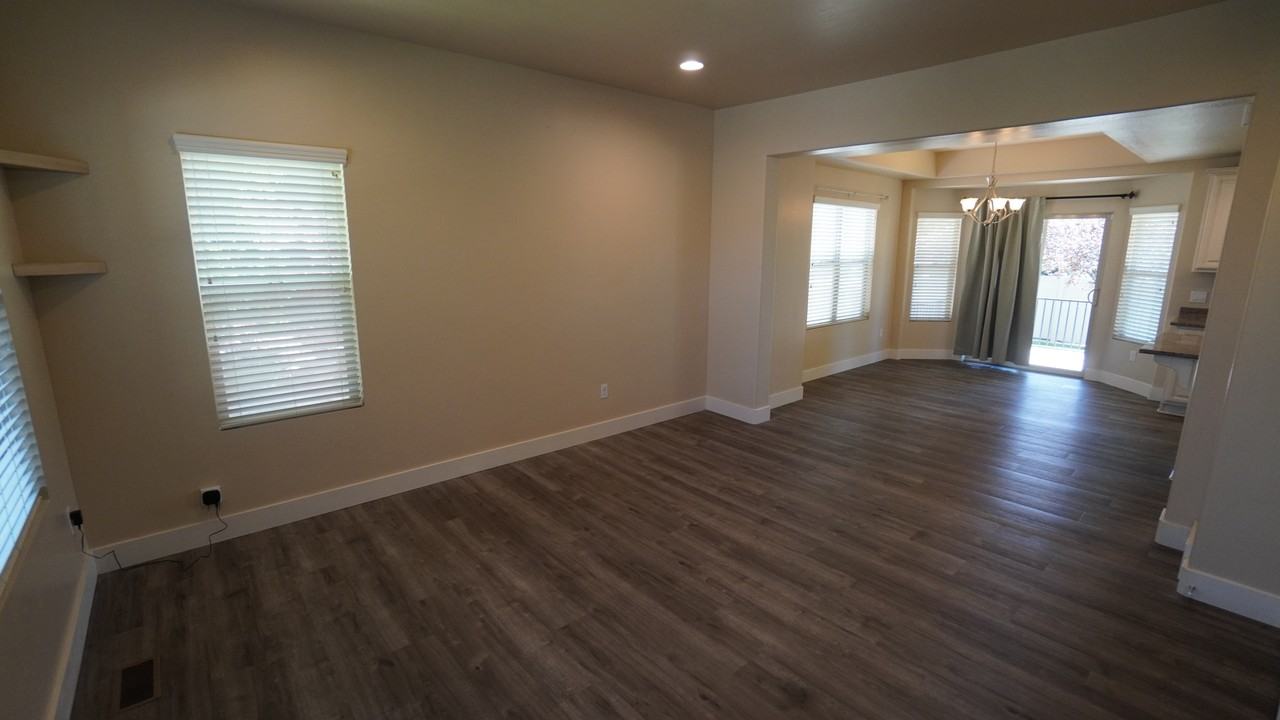 870 W Steeple Chase Dr - Photo 2 of 32