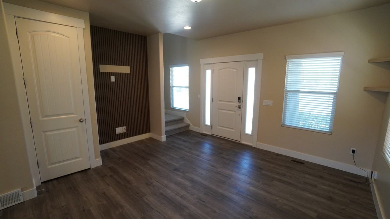 870 W Steeple Chase Dr - Photo 3 of 32