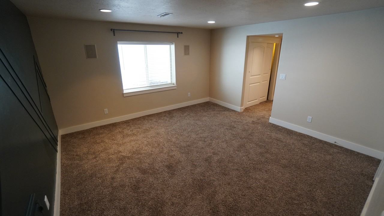 870 W Steeple Chase Dr - Photo 7 of 32