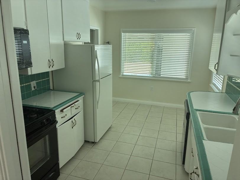 3386 N Mayfield Ave - Photo 6 of 19