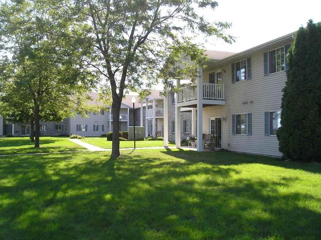 219-227 Seippel Blvd - Photo 3 of 3