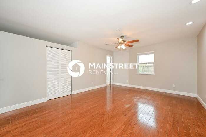 632 Ryan Ave - Photo 4 of 16