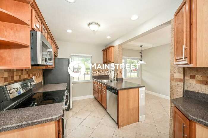 632 Ryan Ave - Photo 6 of 16
