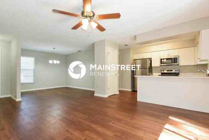 5420 Southgrove Pl - Photo 5 of 16