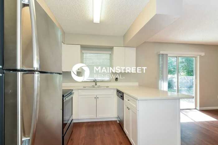 5420 Southgrove Pl - Photo 7 of 16