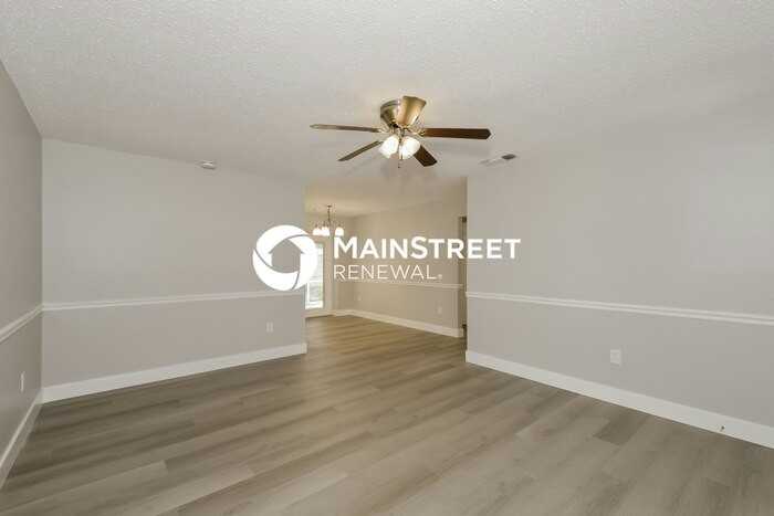 4680 Cronin Dr - Photo 3 of 16