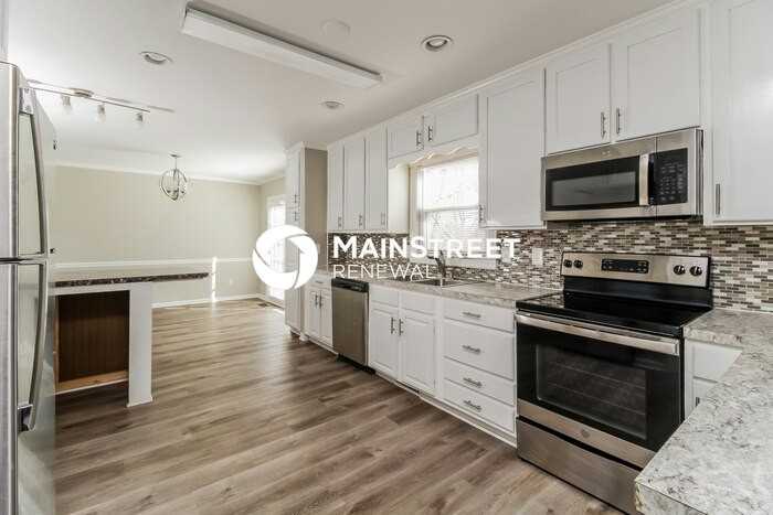 411 Grenham Rd - Photo 5 of 17