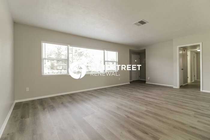 1102 Malone Dr - Photo 3 of 16