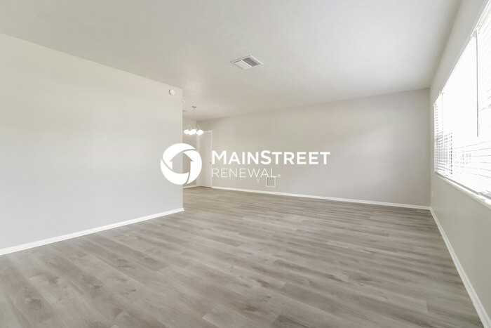 1102 Malone Dr - Photo 4 of 16