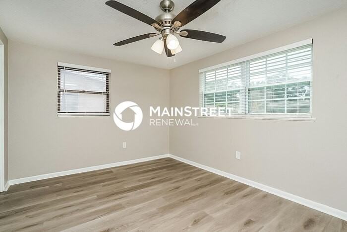 5645 Mallow St - Photo 4 of 16