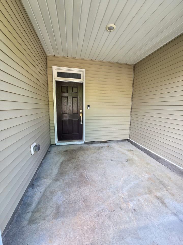 6145 Beale Loop - Photo 3 of 36
