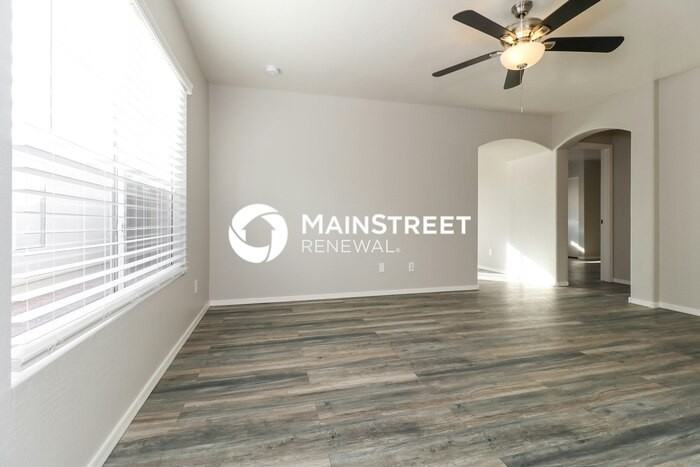 11825 W Altadena Ave - Photo 4 of 16