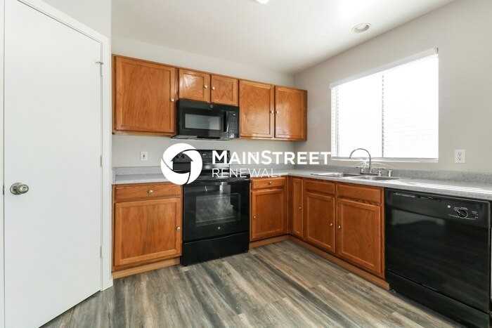 11825 W Altadena Ave - Photo 5 of 16