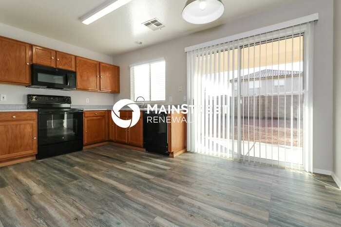 11825 W Altadena Ave - Photo 7 of 16
