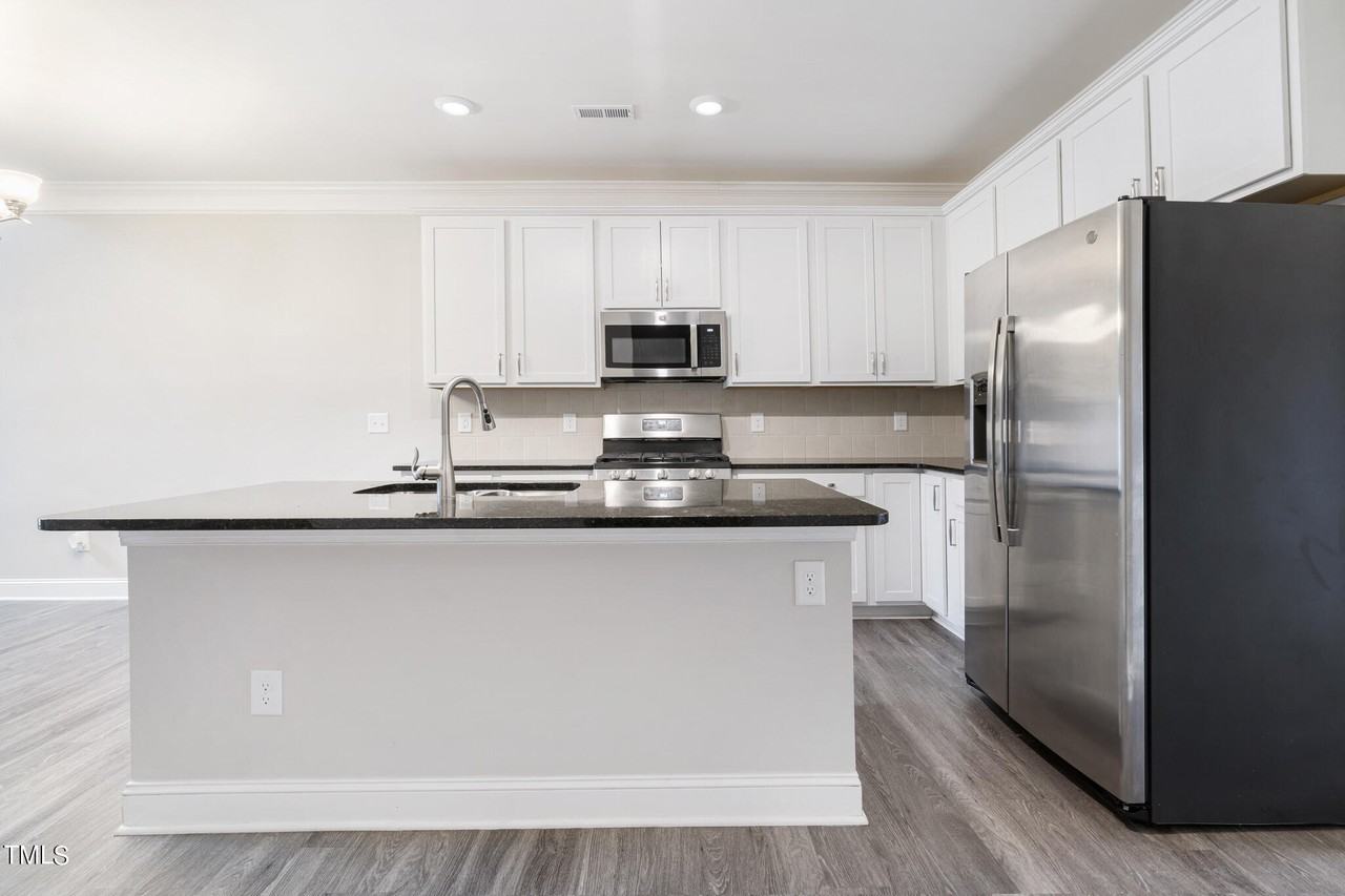 1057 Arbor Edge Ln - Photo 2 of 26