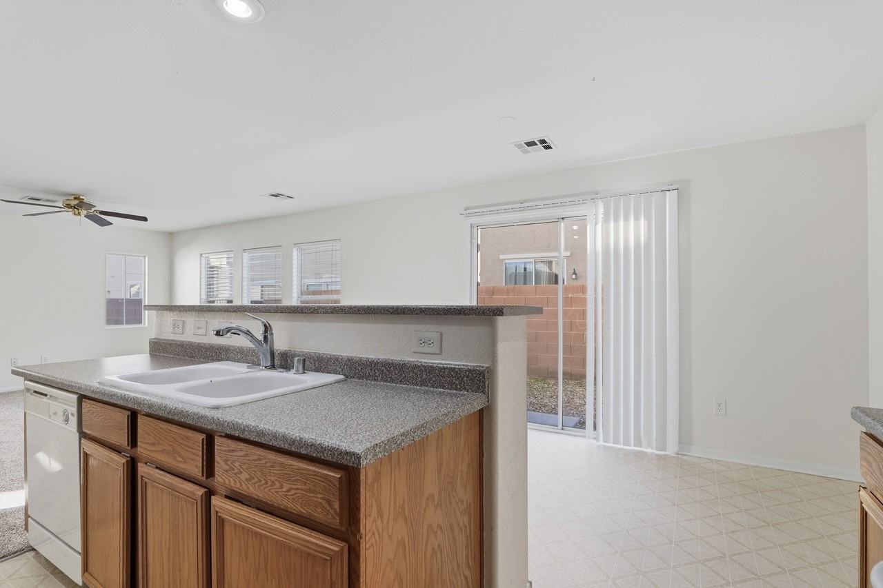 125 Snow Dome Ave - Photo 6 of 30