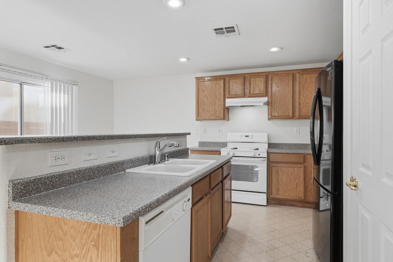 125 Snow Dome Ave - Photo 7 of 30