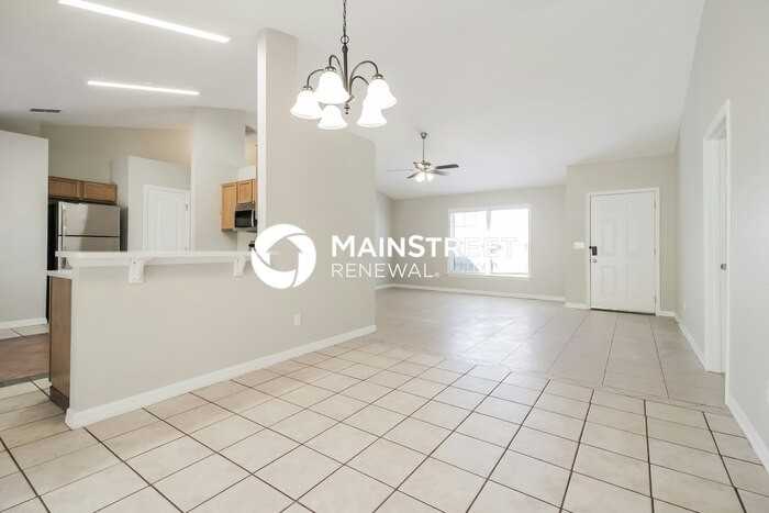 1040 Scenic View Cir - Photo 6 of 16