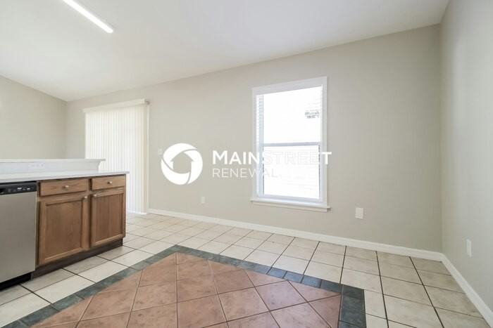 1040 Scenic View Cir - Photo 7 of 16