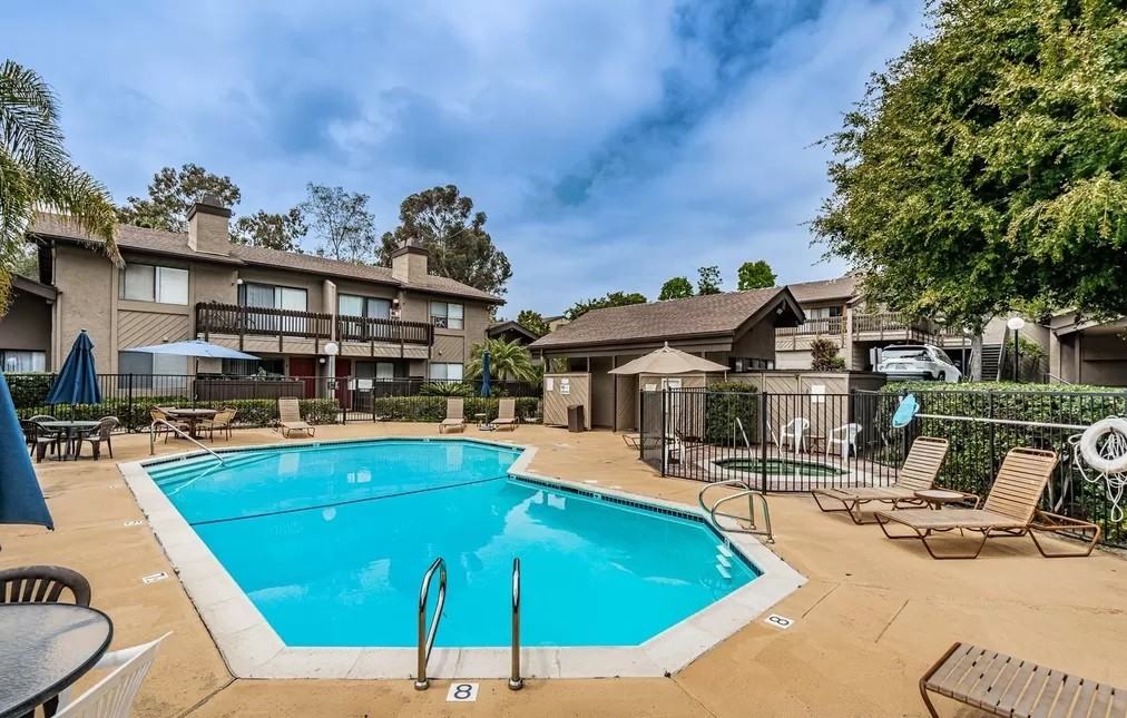 8350 Via Sonoma #B - Photo 6 of 16