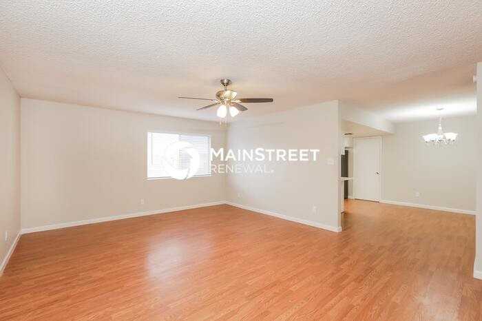 2807 N 45th Dr - Photo 3 of 16