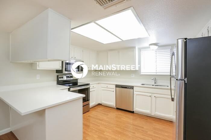 2807 N 45th Dr - Photo 6 of 16
