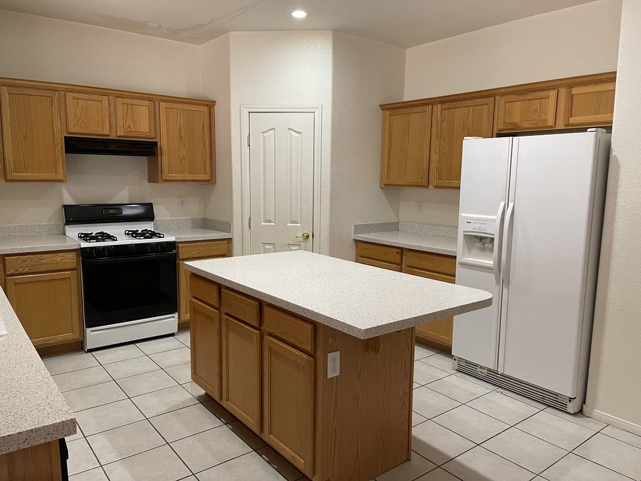 105 Parker Ranch Dr - Photo 3 of 11