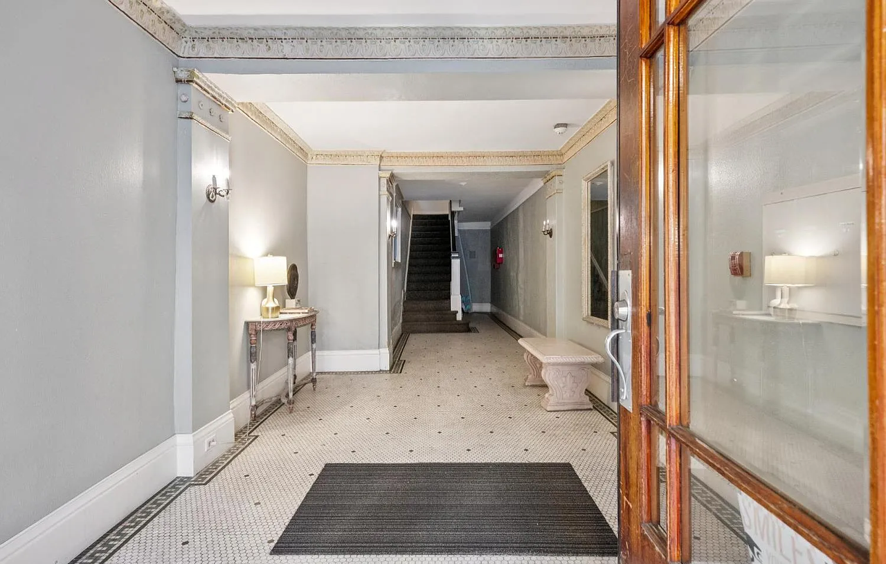 1267 Chestnut St #3 - Photo 3 of 23