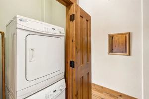 featured image of 211 Main St #8