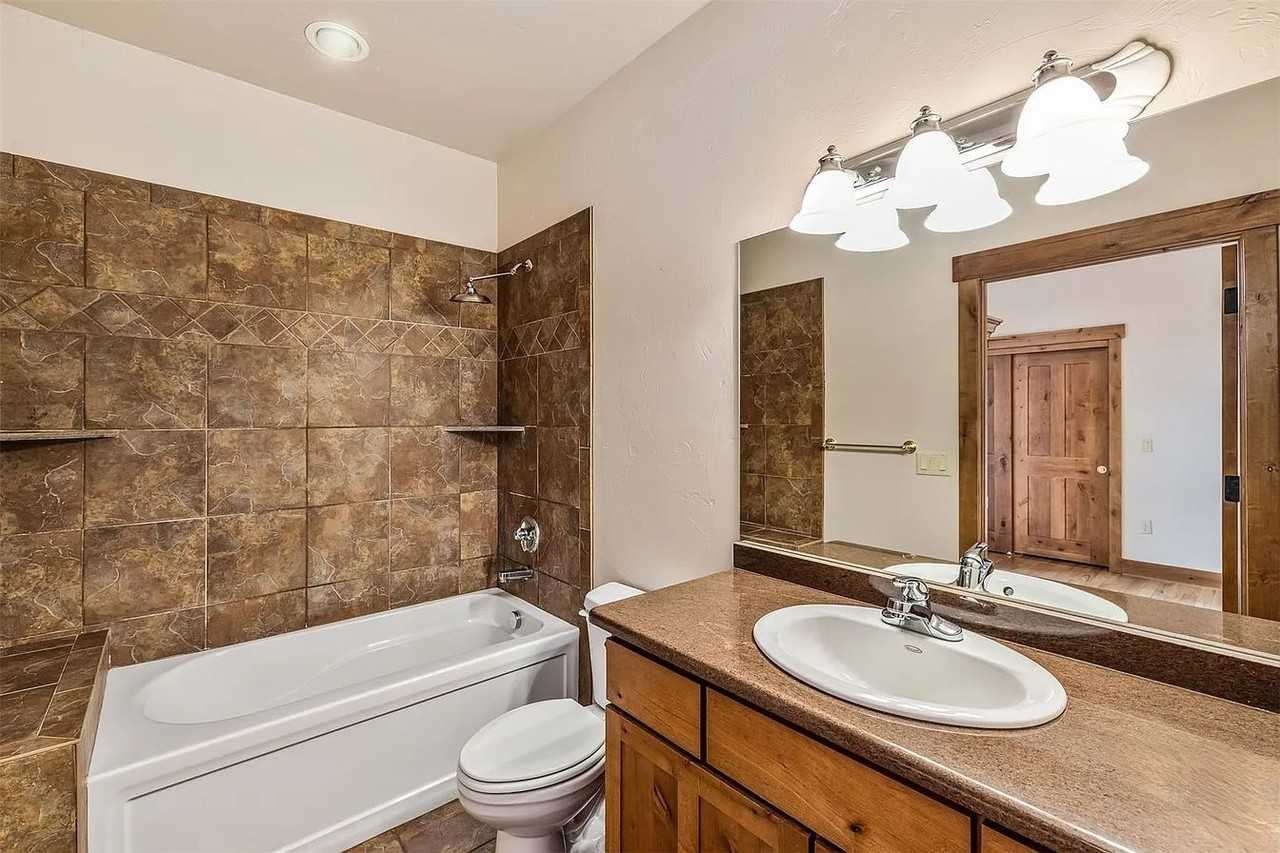 211 Main St #8 - Photo 2 of 11