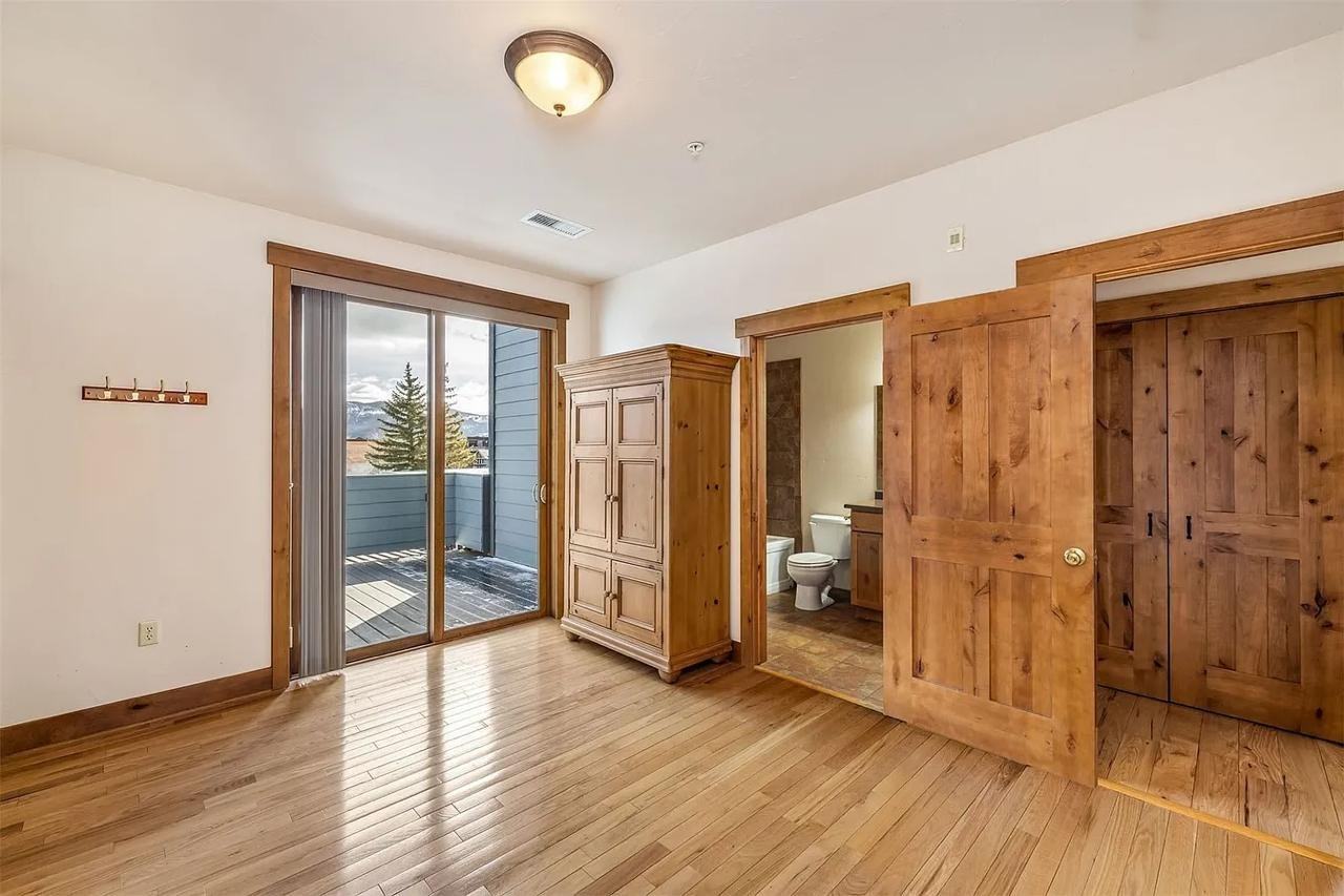 211 Main St #8 - Photo 6 of 11