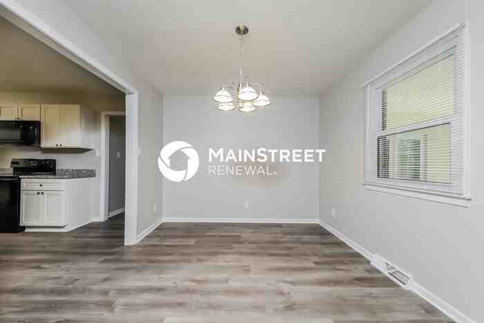 332 Foxcroft Dr - Photo 7 of 17