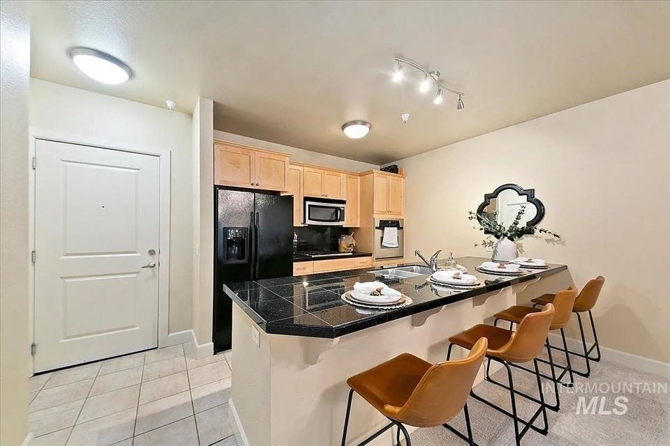 412 S 13th St #208 - Photo 2 of 11