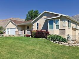 featured image of 1602 E Breeze Dr