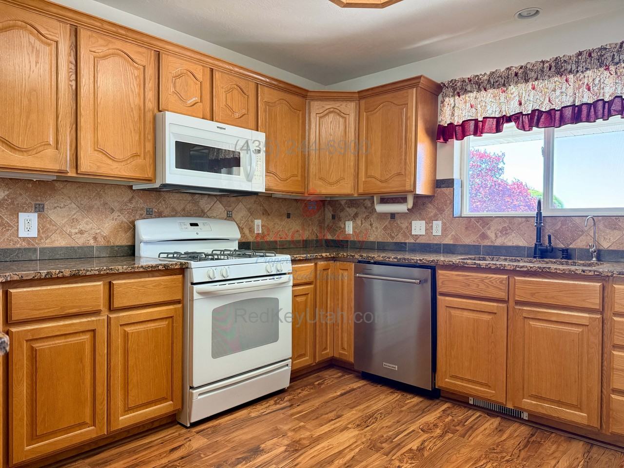 1602 E Breeze Dr - Photo 4 of 34