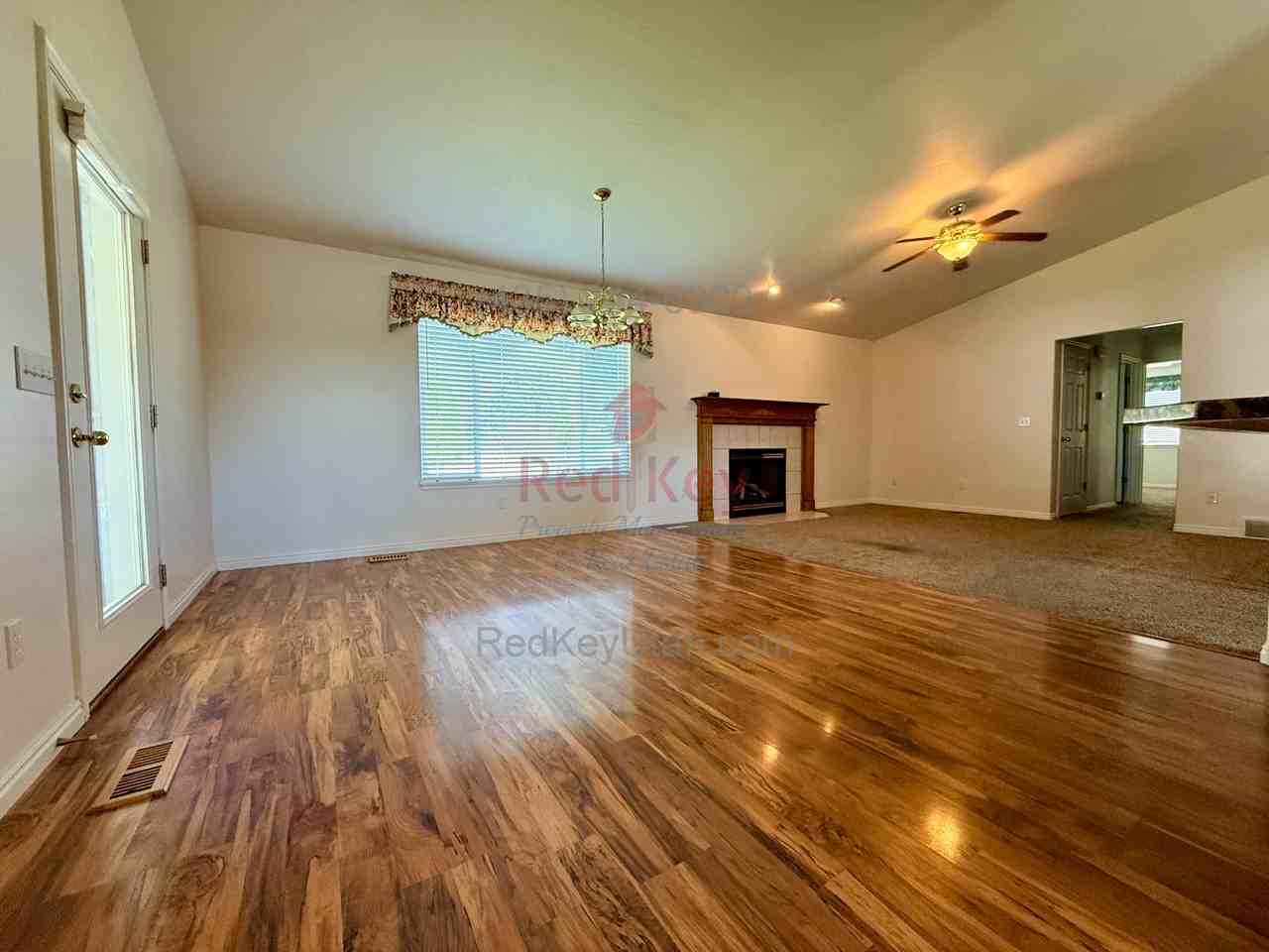 1602 E Breeze Dr - Photo 5 of 34