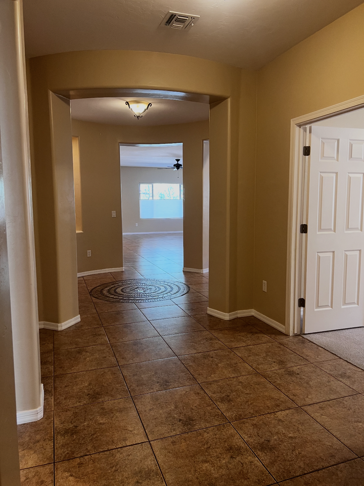 13555 N Barlassina Dr - Photo 3 of 34