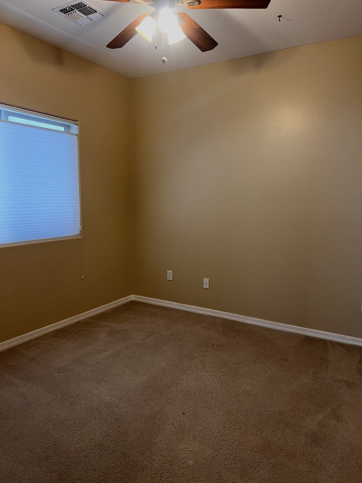 13555 N Barlassina Dr - Photo 5 of 34