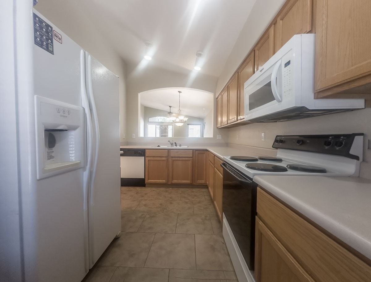 13843 W Fargo Dr - Photo 5 of 18