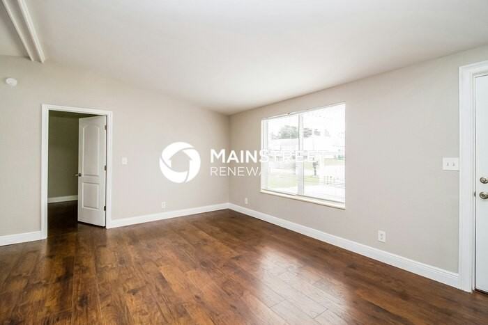 6126 Dees Rd - Photo 4 of 16