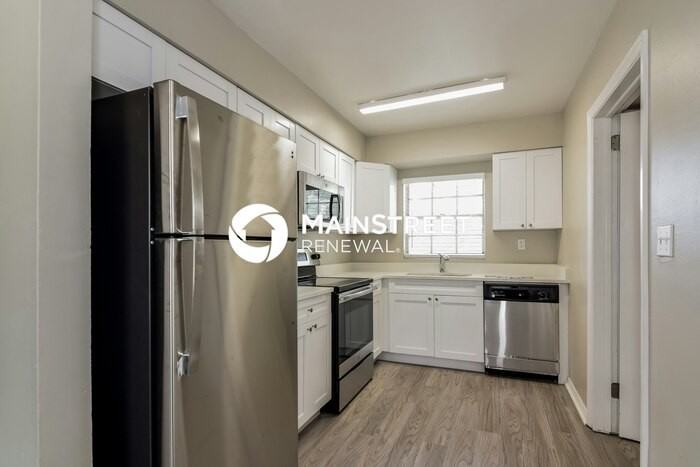 4208 King Alfred Dr - Photo 5 of 16