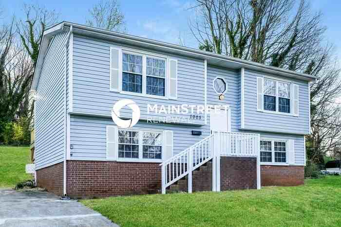 1005 N Jackson Ave - Photo 4 of 17