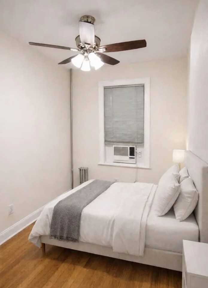 4731 43rd St #2R - Photo 4 of 7