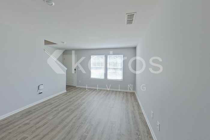 2826 Jordan Ave - Photo 2 of 22
