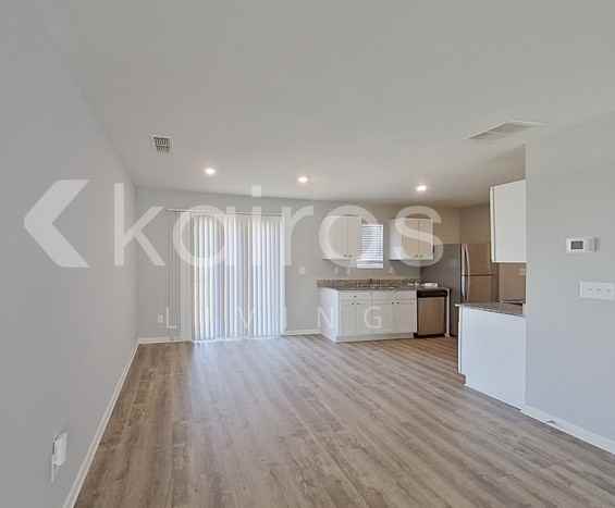2826 Jordan Ave - Photo 5 of 22