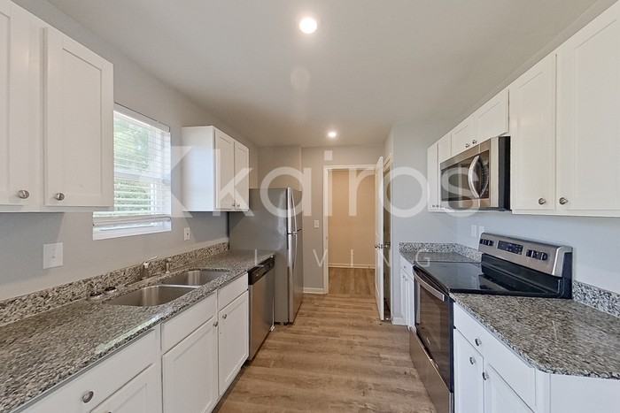 2826 Jordan Ave - Photo 7 of 22