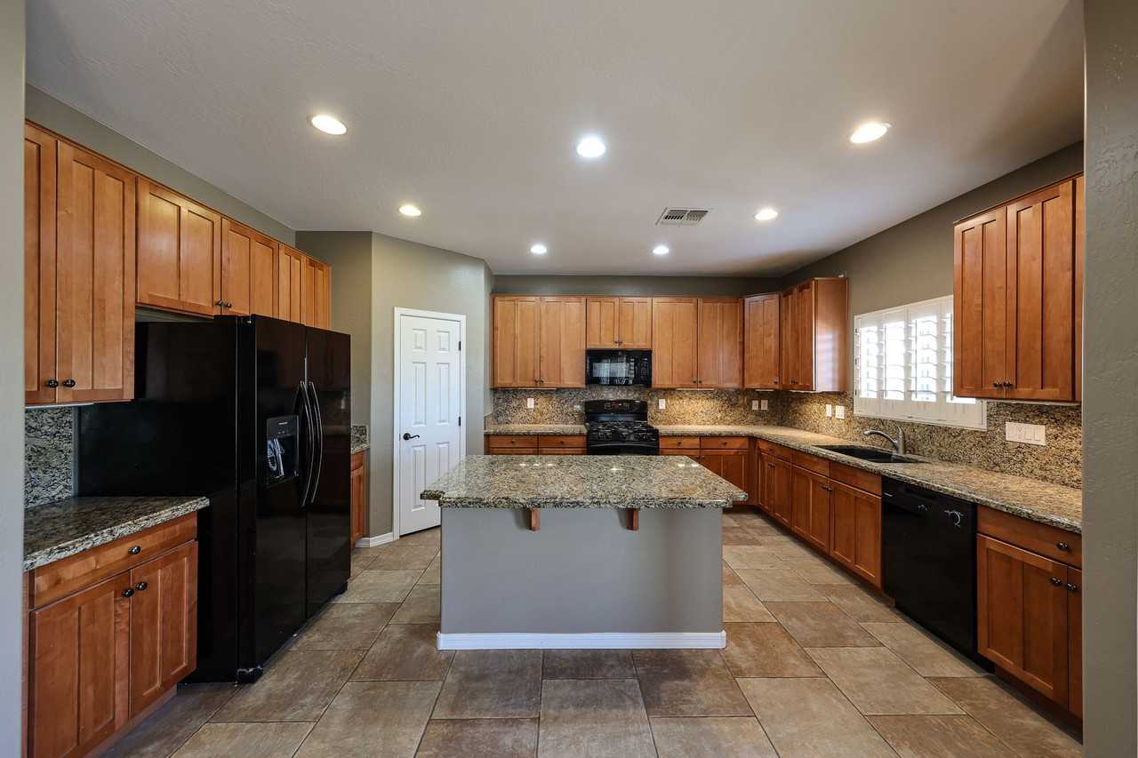 26462 N 165th Dr - Photo 2 of 46
